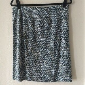 J Jill Short Pencil Skirt Multi Color Woven Pattern Easy Fit.  Size M